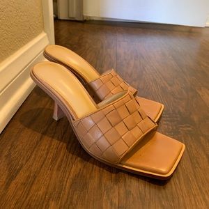 Tony Bianco Tan Olivia Heel Size 8